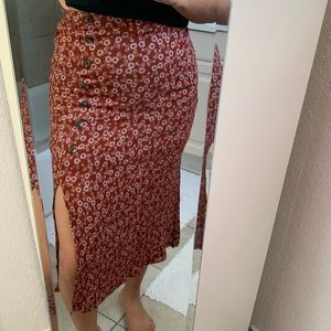 Mid flower skirt with liner underneath